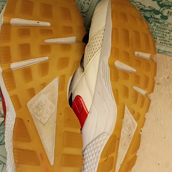 Nike Air Hurache - Picture 3 of 8